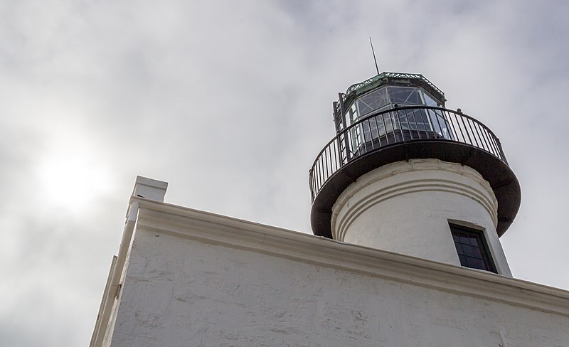 File:San Diego (California, USA), Point Loma, Historic Lighthouse -- 2012 -- 5592.jpg