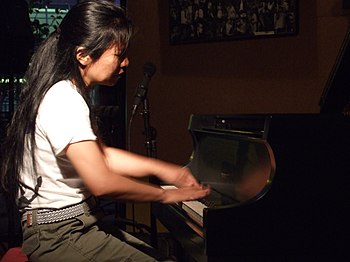 English: Japanese avant-garde jazz pianist and...