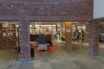 Skövde-Kulturhus, 2014 04. 
 JPG