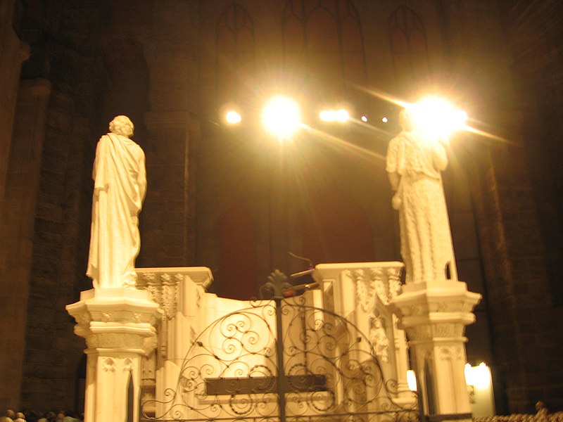 File:St. John the Divine statues.JPG