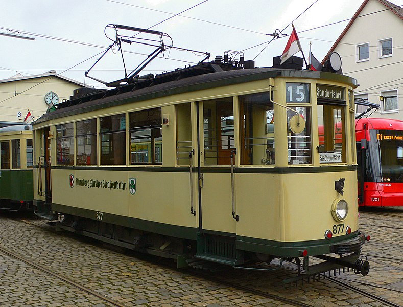 File:Straßenbahn Nürnberg TW 877 St. Peter.jpg