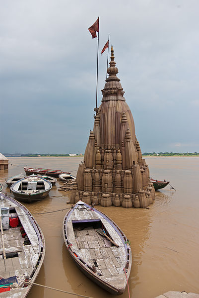File:Submerged Shiva temple 02.jpg