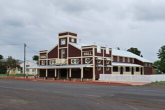 Shire hall SuratWarrooShireHall.JPG