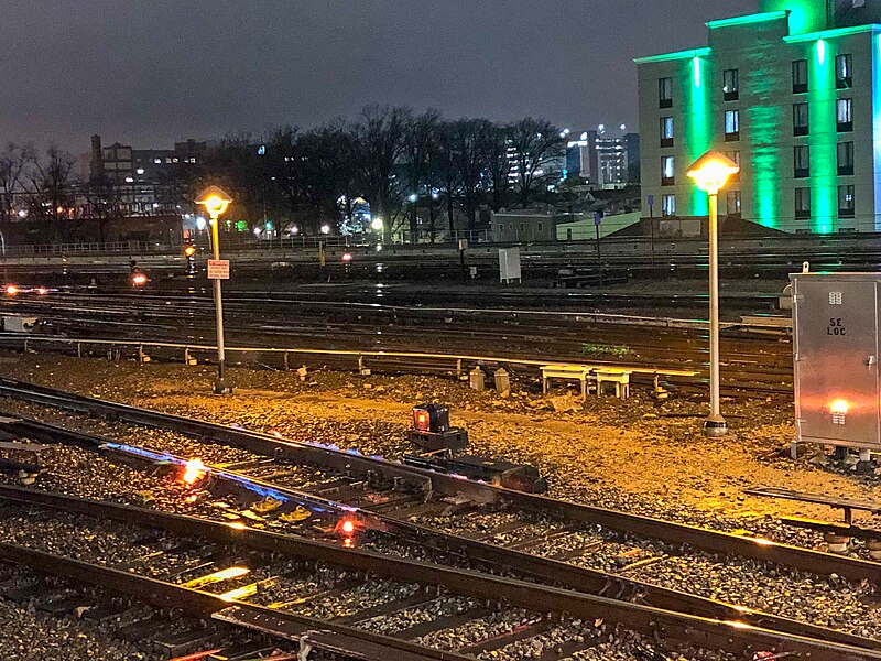 File:Switch Heating on LIRR at Jamaica Station 2.jpg