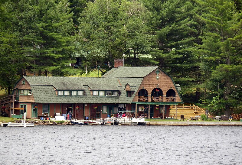 File:The boat house of the Antlers Hotel on Raquette Lake.JPG