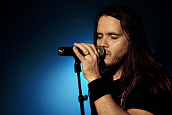 Az együttes énekese, Matt Smith egy 2011-es koncertfellépésen