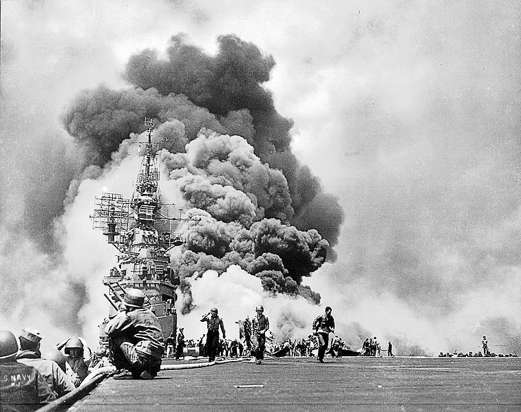 File:USS BUNKER HILL hit by two Kamikazes in 30 seconds on 11 May 1945 off Kyushu. Dead-372. Wounded-264.jpg