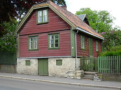 Hvordan komme seg til Adamstuen med offentlig transport - Om stedet