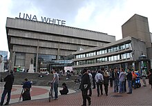 Fitxategi:Una-White-Birmingham-Central-Library-2007.jpg