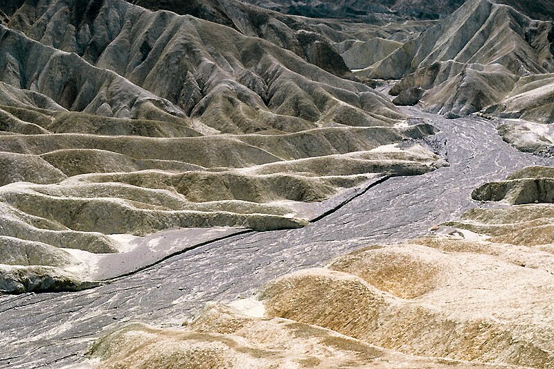 File:Valle de la Muerte, Zabriskie Point 1989 05.jpg