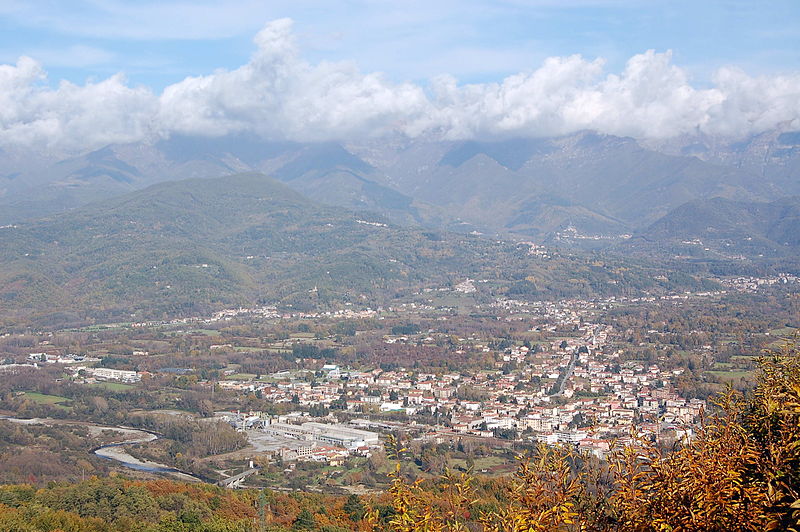 File:Villafranca in Lunigiana.jpg