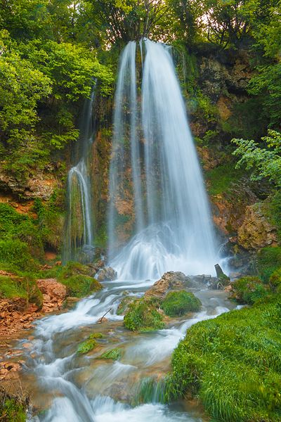 File:Vodopad Gostilje Zlatibor1.jpg