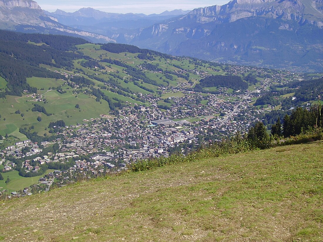 File:Vue de Megève depuis Rochebrune.jpg