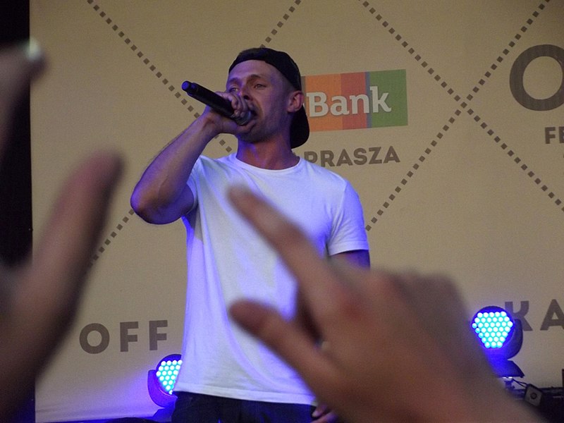 File:Włodi - OFF Festival 2013.jpg