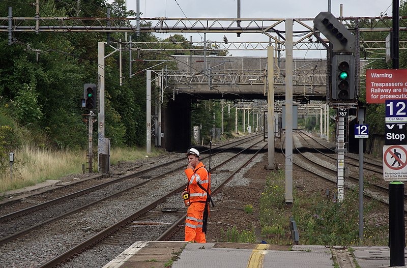 File:Watford Junction railway station MMB 04.jpg