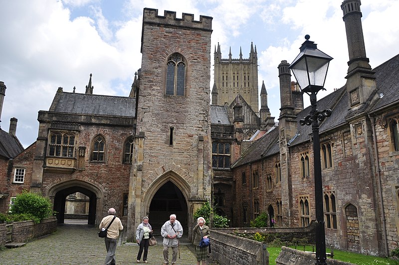 File:Wells , The Vicar's Hall - geograph.org.uk - 2997692.jpg