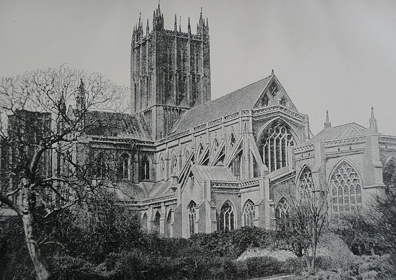 File:Wells Cathedral c.1897 (01).jpg