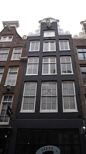 File:WikiLovesMonuments2012-Kalverstraat 210.jpg