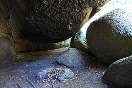 Augenbründl. Nördlich unterhalb der Zigeunermauern