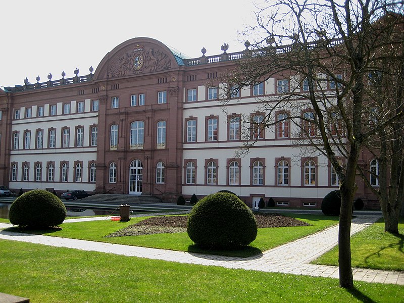 File:Zweibrücken castle rear April 2010.jpg