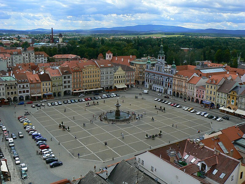 File:České Budějovice - náměstí z Černé veže.jpg