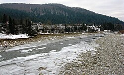 река у села Заречного
