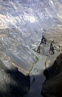 <span class="mw-page-title-main">Bartang</span> River in Afghanistan, Tajikistan