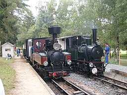 Tyskt brigadlok från Henschel & Sohn och samt lok från Orenstein & Koppel på museijärnvägen Train de Rillés järnvägsstation Rillé-Plage