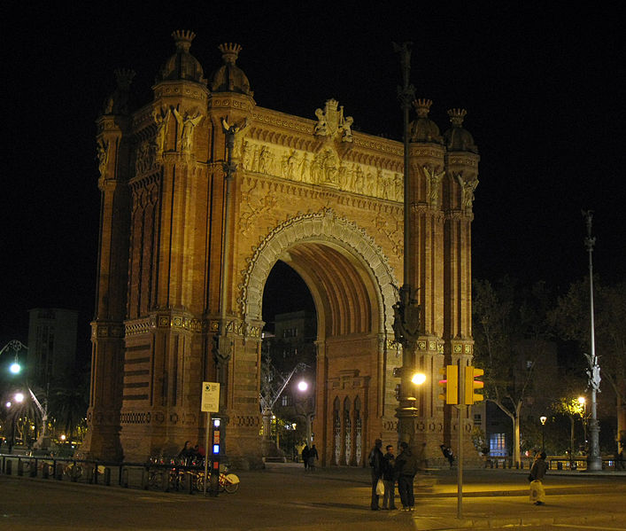 File:058 Arc de Triomf.jpg