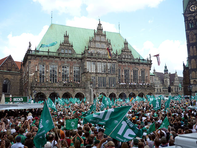 Werder fans celebrating the team's 2008–09 DFB-Pokal triumph at the Bremen City Hall
