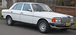1980 Mercedes-Benz 300 D (W123) sedan (20980100691).jpg