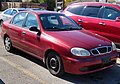 2001 Daewoo Lanos S Sedan, front right view