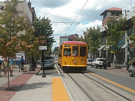 Трамвай на вулицях міста
