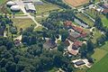 Deutsch: Gutshof in der Nachbarschaft der Kirche St. Maria Immaculata von Rhedebrügge bei Borken in Westfalen. Das Bild entstand während des Münsterland-Fotoflugs am 20. Juli 2014.