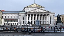 Das königliche Hof- und Nationaltheater in München (Quelle: Wikimedia)