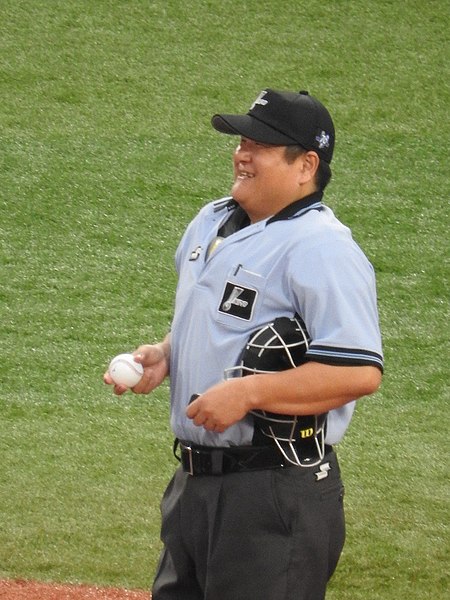 File:20190716 Naoto Shikita, umpire of the npb, at Yokohama stadium.jpg