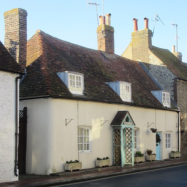 File:83 High Street, Rottingdean (NHLE Code 1381624) (December 2016).JPG