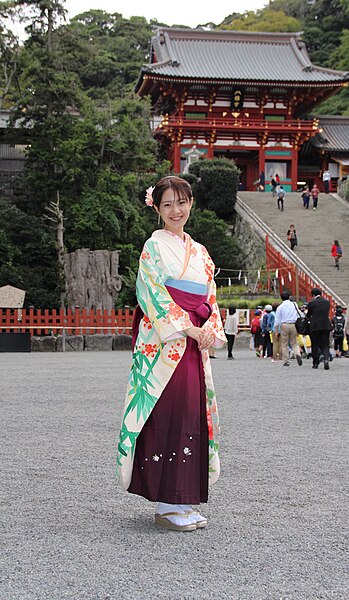 A Japanese lady wearing a Hakama at the Tsurugaoka Hachimangu