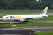 Boeing 777F der AeroLogic auf dem Flughafen Singapur