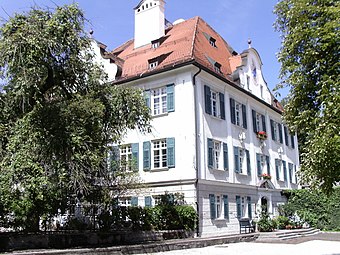 Als Haslacher Pfarrhof von Lorenzo Sciasca errichtet, jetzt Villa in Haslach (Traunstein)