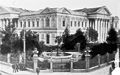 Buitenzijde van het oude parlementsgebouw in Santiago (1908)