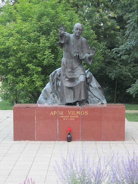 File:Apor Vilmos szobra Budapesten.JPG