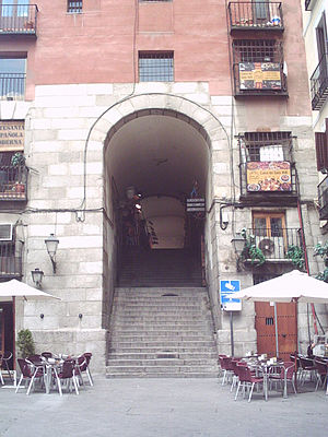 Arco de Cuchilleros (Madrid) 01.jpg