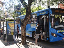 Estación de bus en la Rua Curitiba, frente a Minas Centro, BH.