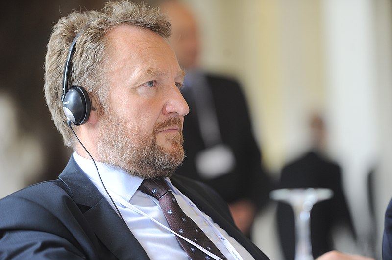 File:Bakir Izetbegovic at EPP Summit 2012.jpg