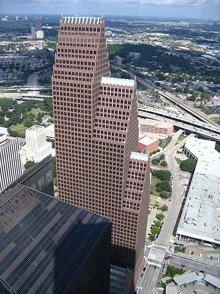 File:Bank of America Center (Houston).jpg