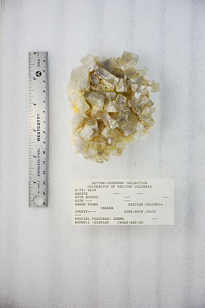 File:Barite (49055221753).jpg