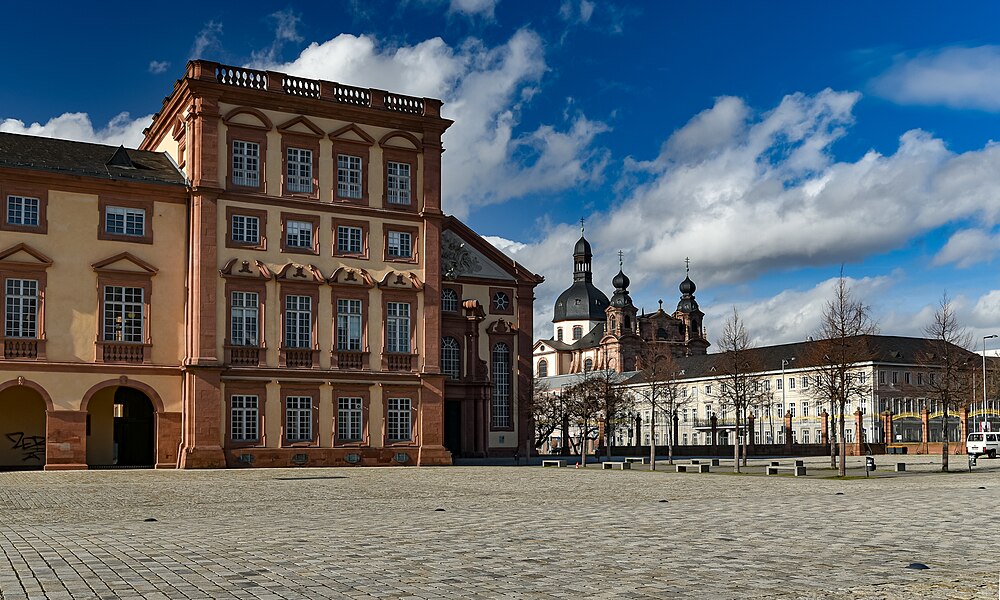 Barockschloss Mannheim (49762089577)