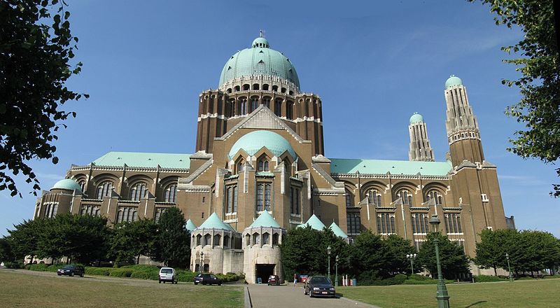 File:Basilique du Sacré-Coeur à Koekelberg (coté gauche) - panoramio.jpg