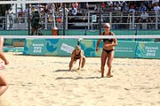 Deutsch: Beachvolleyball bei den Olympischen Jugendspielen 2018; Tag 11, 17. Oktober 2018; Jungen, Spiel um Platz 3 – USA (Devon Newberry/Lindsey Sparks)-Norwegen (Emilie Olimstad/Frida Berntsen) 1:2 (21–1/13–21/9–15) English: Beach volleyball at the 2018 Summer Youth Olympics at 17 October 2018 – Bronze Medal Match – USA (Devon Newberry/Lindsey Sparks)-Norway (Emilie Olimstad/Frida Berntsen) 1:2 (21–1/13–21/9–15)